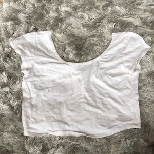 Basic white cropped tee